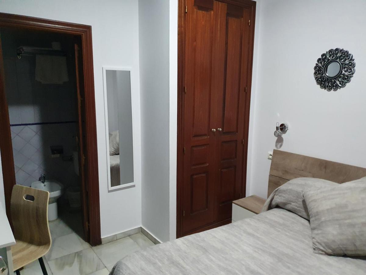 Hostal Puerta Carmona Σεβίλλη Εξωτερικό φωτογραφία