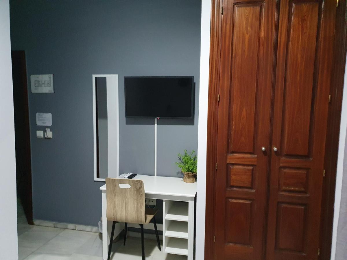 Hostal Puerta Carmona Σεβίλλη Εξωτερικό φωτογραφία