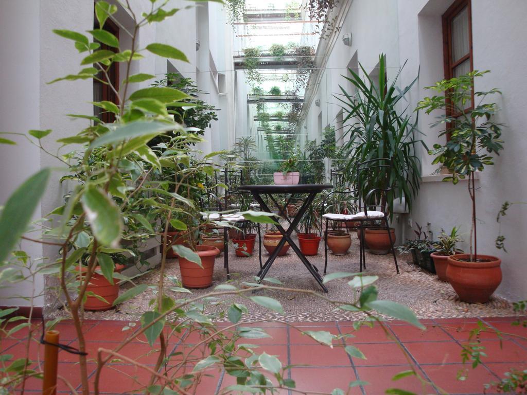 Hostal Puerta Carmona Σεβίλλη Εξωτερικό φωτογραφία