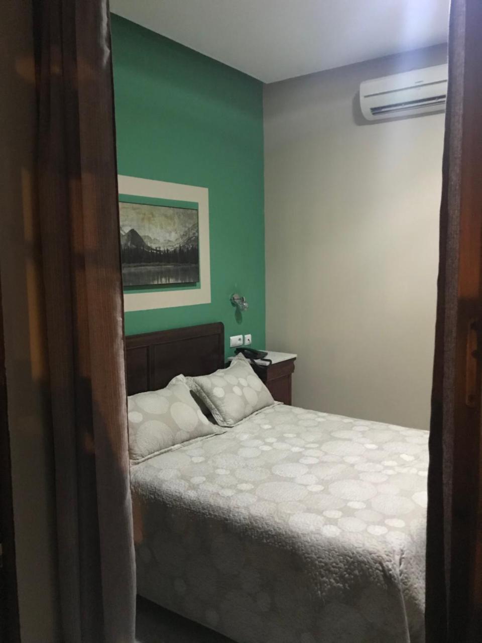 Hostal Puerta Carmona Σεβίλλη Εξωτερικό φωτογραφία