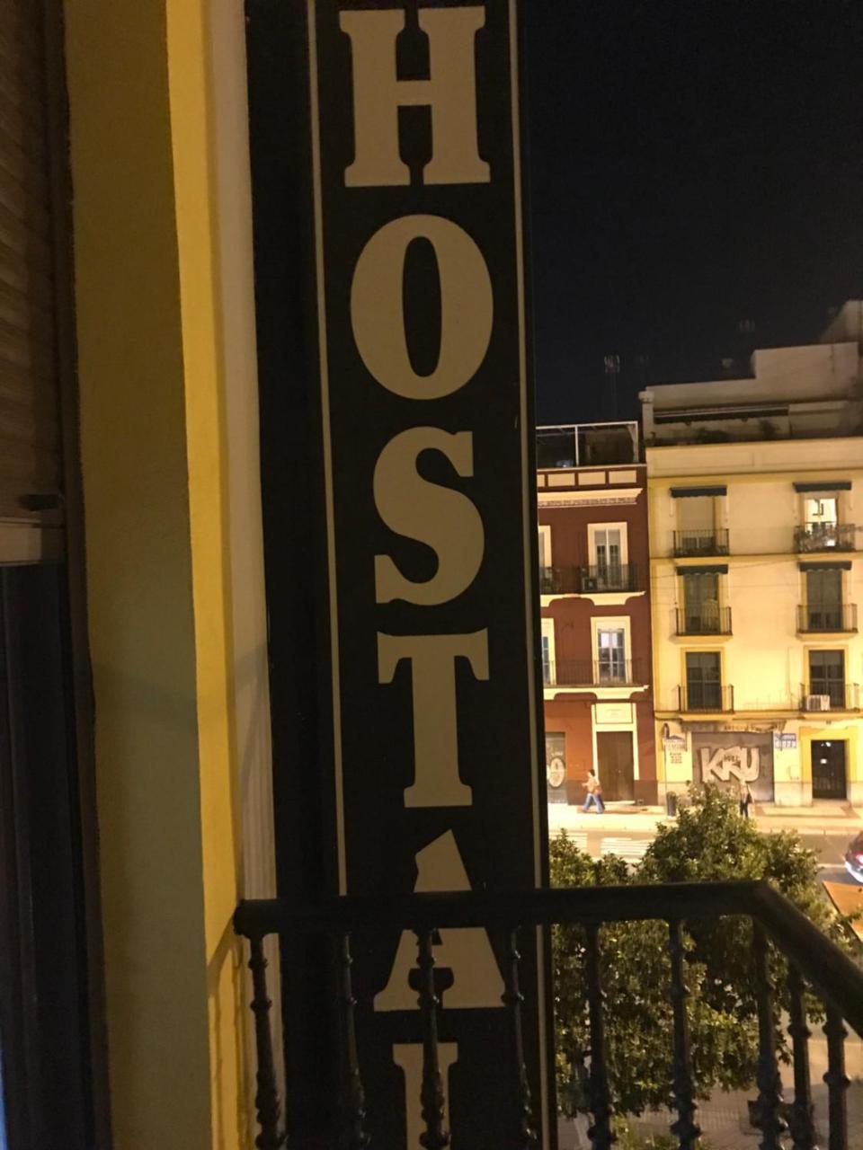 Hostal Puerta Carmona Σεβίλλη Εξωτερικό φωτογραφία