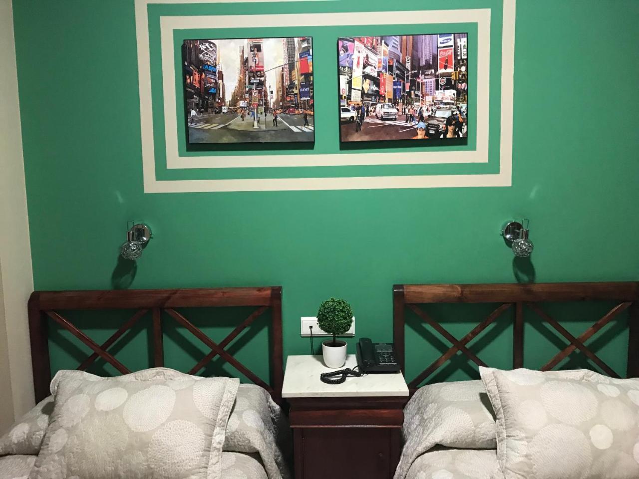 Hostal Puerta Carmona Σεβίλλη Εξωτερικό φωτογραφία