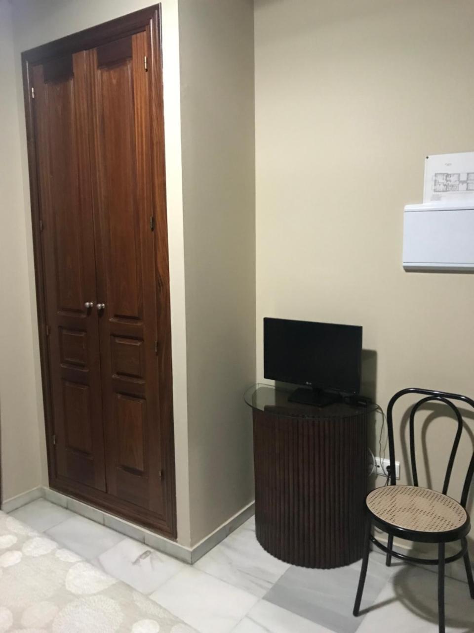 Hostal Puerta Carmona Σεβίλλη Εξωτερικό φωτογραφία