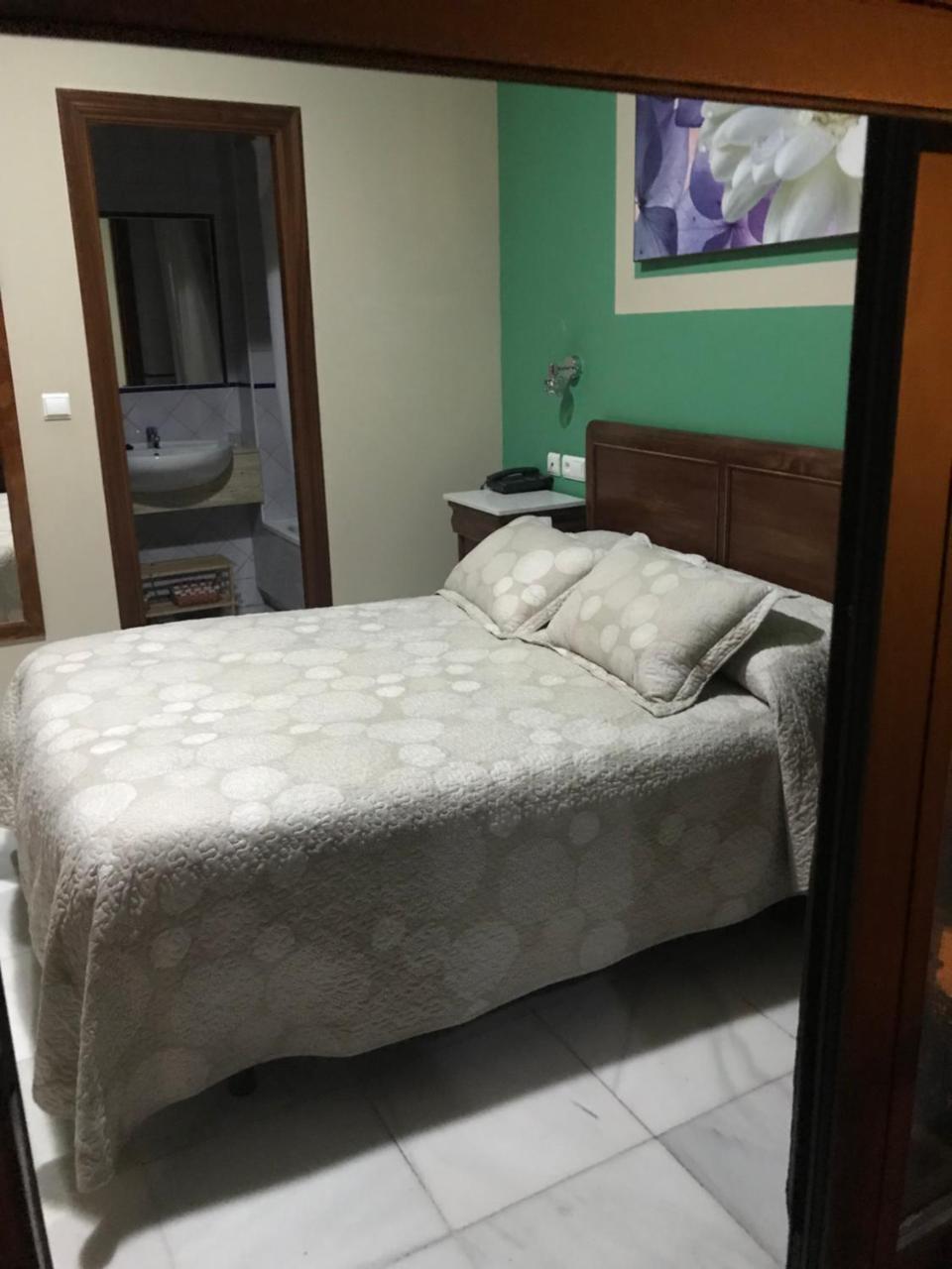 Hostal Puerta Carmona Σεβίλλη Εξωτερικό φωτογραφία